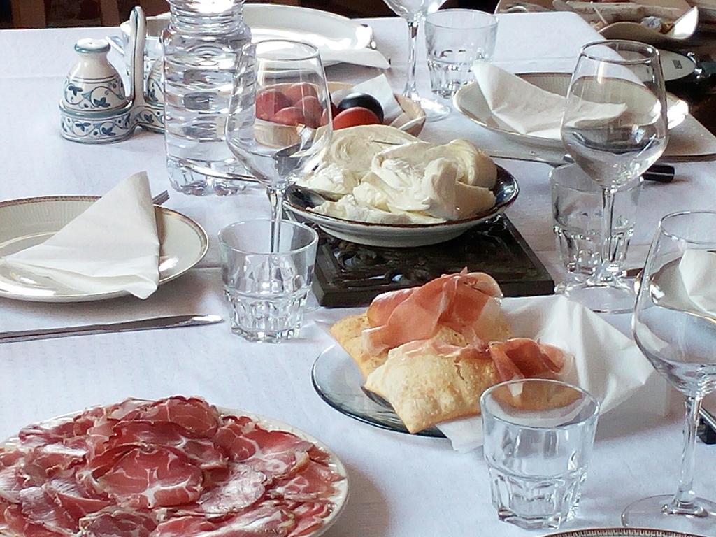 Cibottola Podere Schioppello Casale Con Appartamenti Privati المظهر الخارجي الصورة